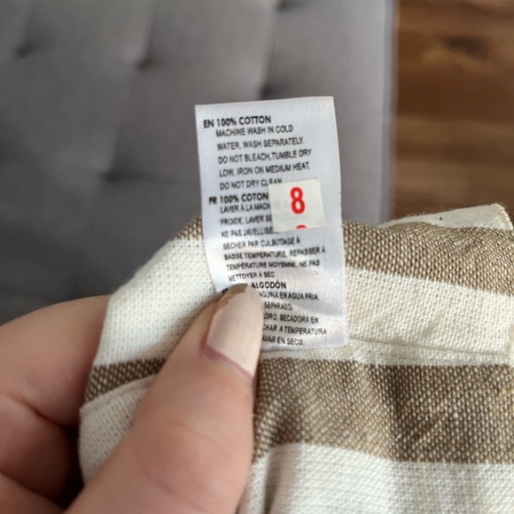 Button Down Crop Top - Picture 3 of 6